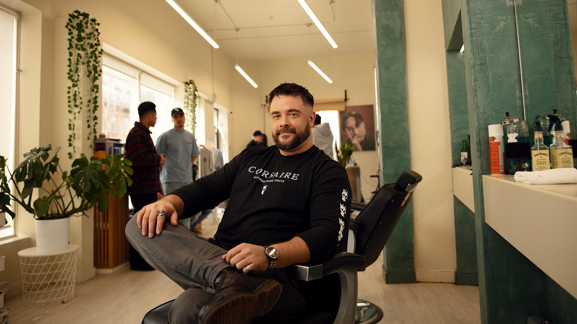  L'air frais après sa coupe chez le barbier de Montréal, Mo Bro Billy-Sam partage son histoire Movember sur la santé mentale
